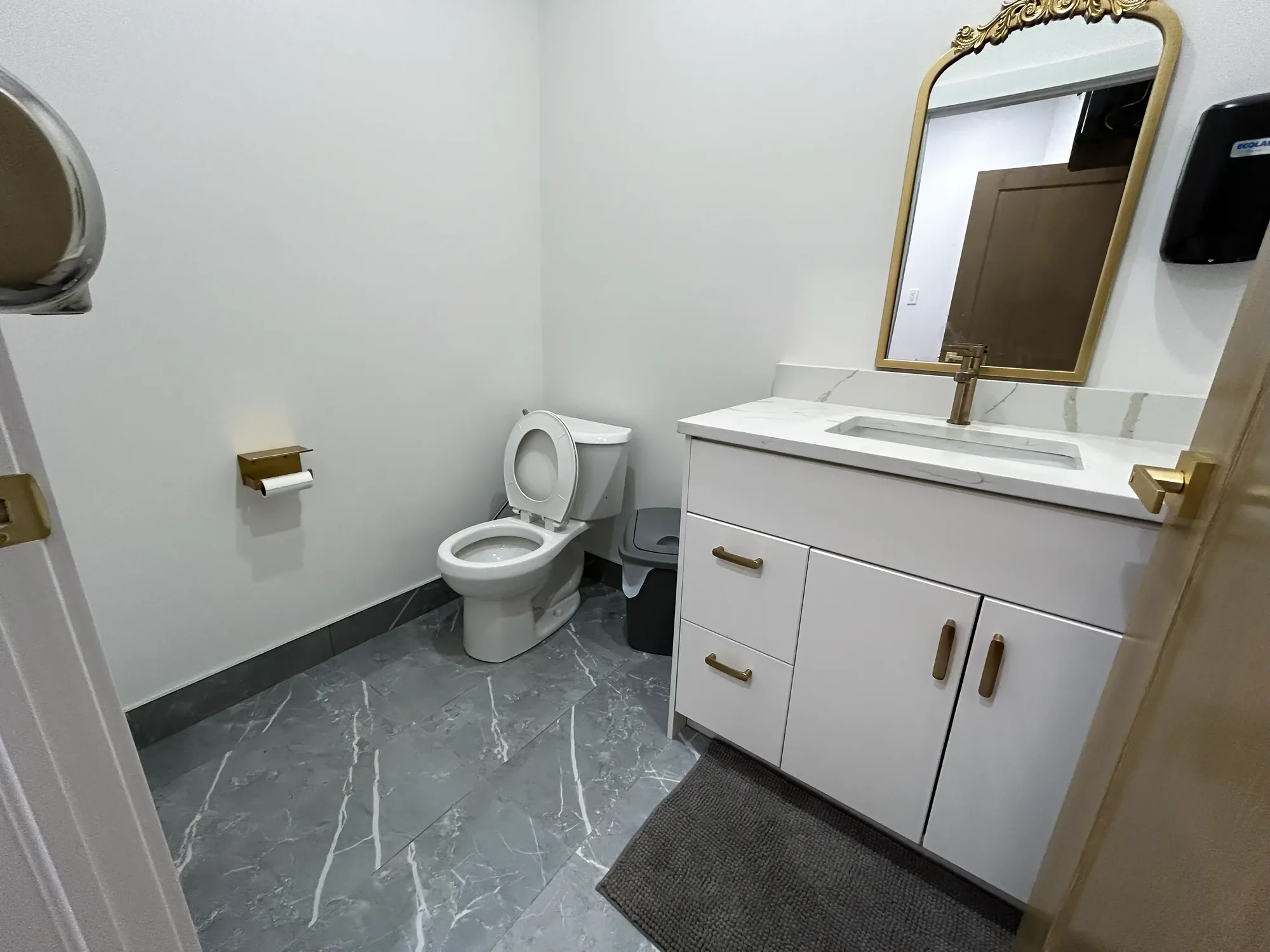 1485 Erie St, Dental Staff Bathroom